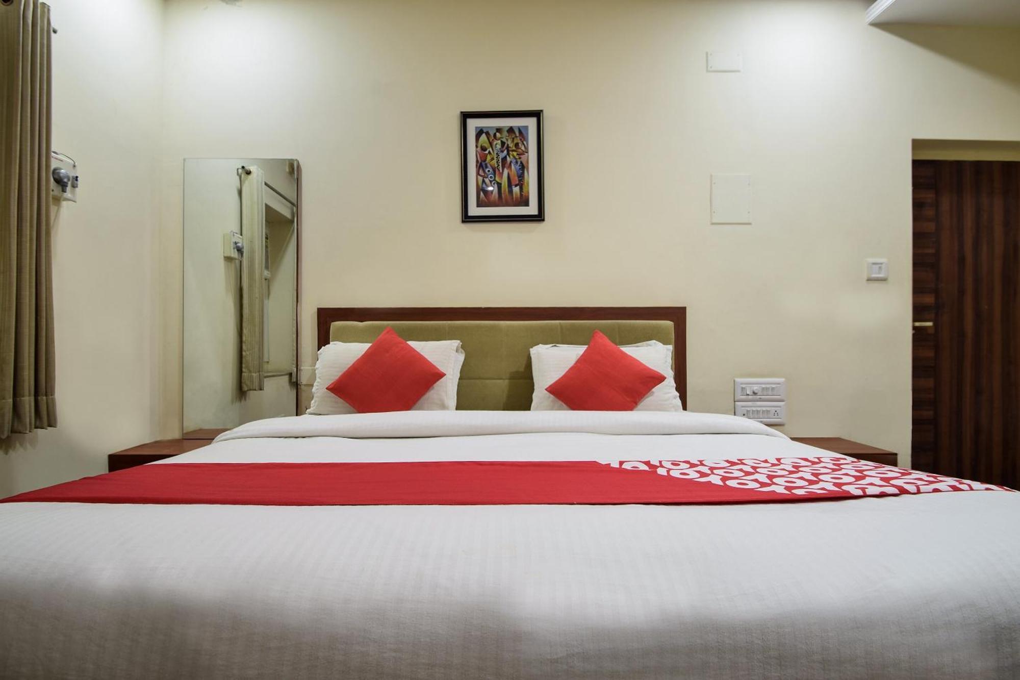 OYO 2228 Hotel Royal Icon Udaipur Exterior foto