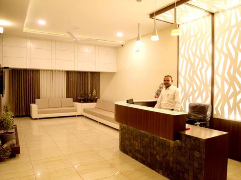 OYO 2228 Hotel Royal Icon Udaipur Exterior foto